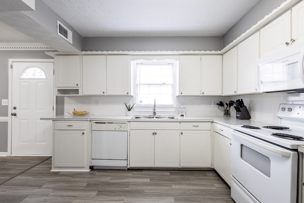 6326 Olde Towne Drive Columbus, GA 31907 - Photo 3 of 20