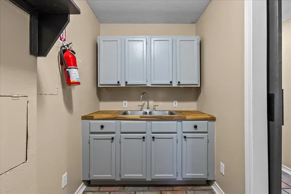 $1,795 | 114 Grand Avenue, Bacliff, TX 77518