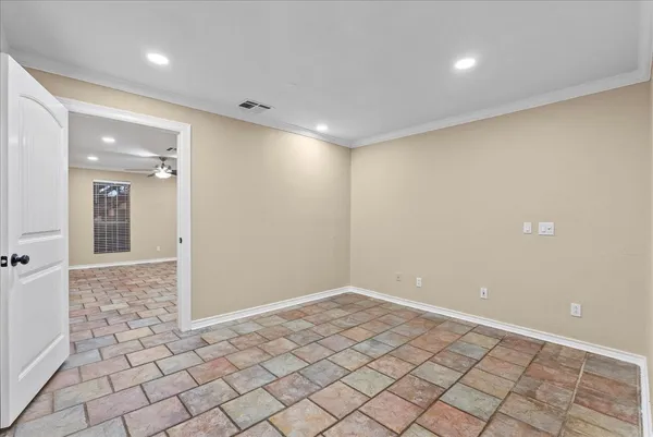 $1,795 | 114 Grand Avenue, Bacliff, TX 77518