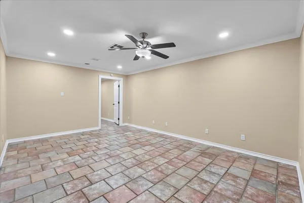 $1,795 | 114 Grand Avenue, Bacliff, TX 77518