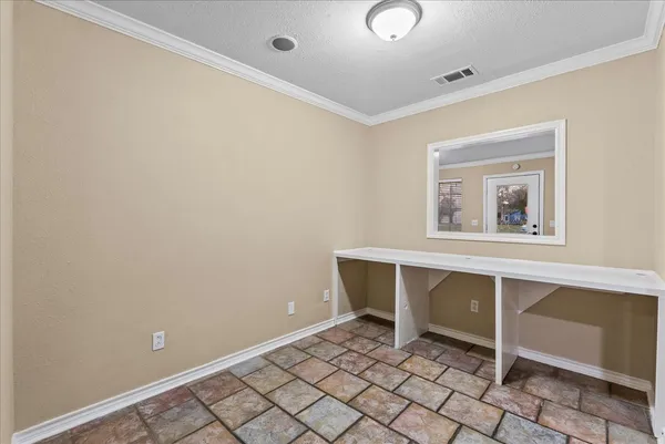 $1,795 | 114 Grand Avenue, Bacliff, TX 77518