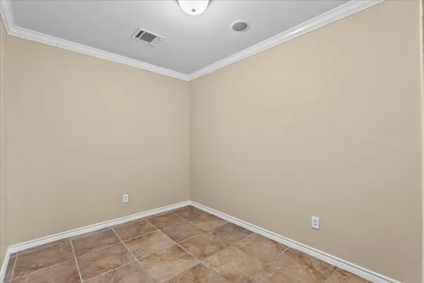 $1,795 | 114 Grand Avenue, Bacliff, TX 77518