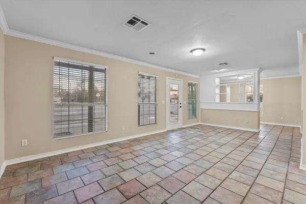 $1,795 | 114 Grand Avenue, Bacliff, TX 77518