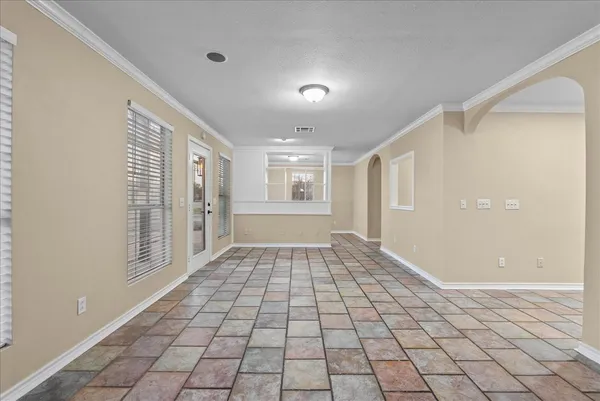 $1,795 | 114 Grand Avenue, Bacliff, TX 77518