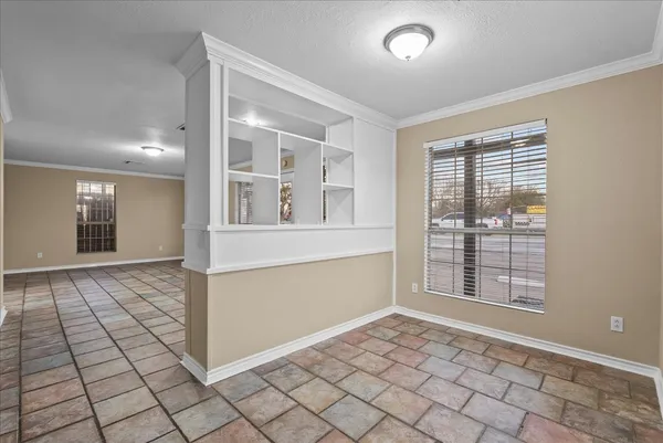 $1,795 | 114 Grand Avenue, Bacliff, TX 77518