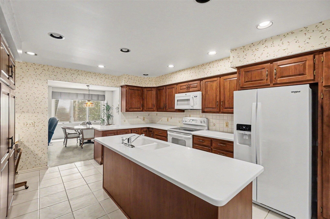 640 Cascade Hills-Ridge Southeast Grand Rapids, MI 49546 - Photo 14 of 35