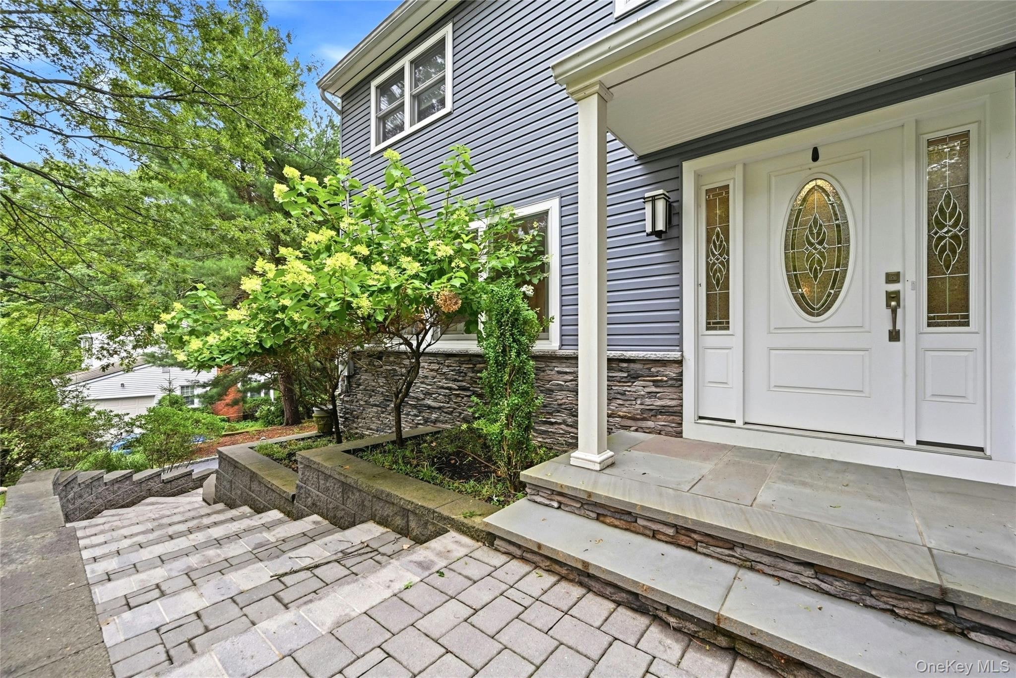 135 Oakwood Road Port Jefferson, NY 11777 - Photo 4 of 48