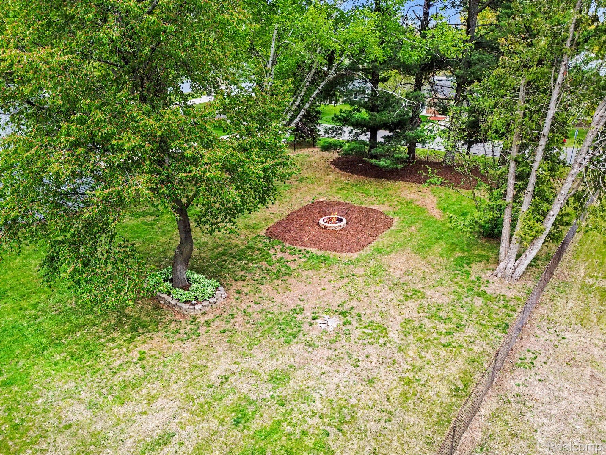 3376 Hessel Avenue Rochester, MI 48307 - Photo 30 of 36 034_file_9927.jpg
