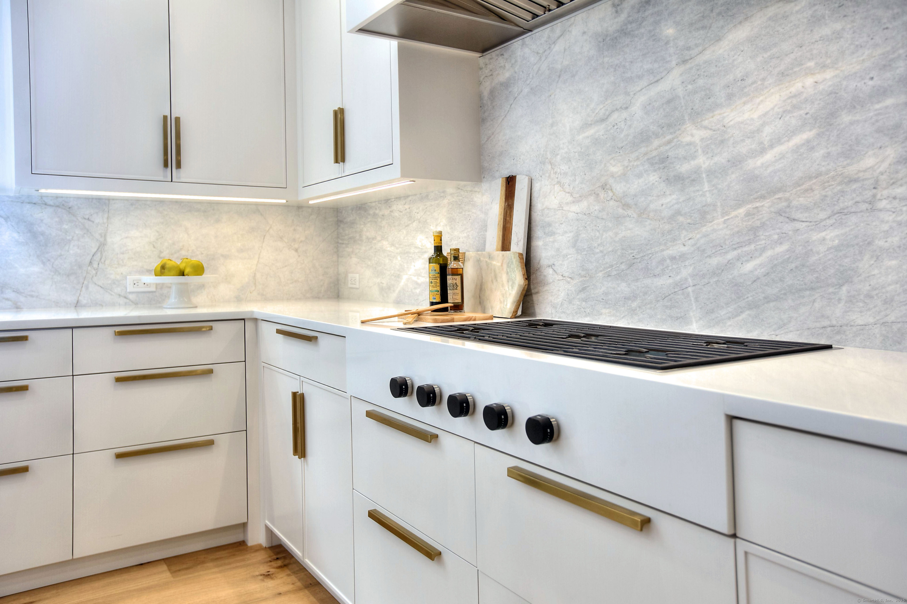 125 Old Road Westport, CT 06880 - Photo 11 of 39