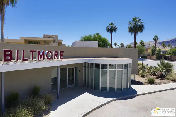 $2,400 | 870 East Palm Canyon Drive, Unit 205, Palm Springs, CA 92264