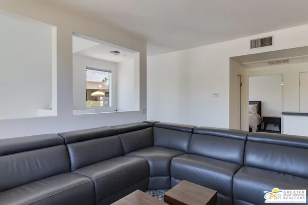 $2,400 | 870 East Palm Canyon Drive, Unit 205, Palm Springs, CA 92264