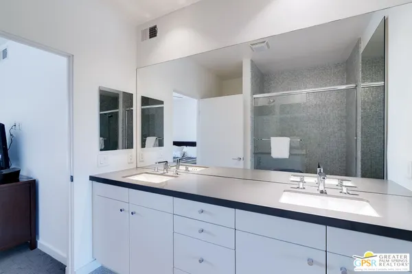 $2,400 | 870 East Palm Canyon Drive, Unit 205, Palm Springs, CA 92264