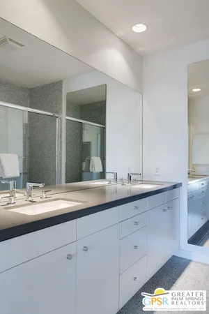 $2,400 | 870 East Palm Canyon Drive, Unit 205, Palm Springs, CA 92264