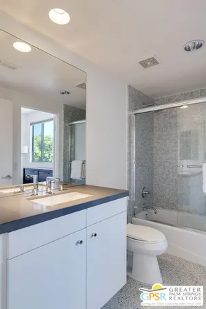 $2,400 | 870 East Palm Canyon Drive, Unit 205, Palm Springs, CA 92264