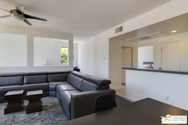 $2,400 | 870 East Palm Canyon Drive, Unit 205, Palm Springs, CA 92264