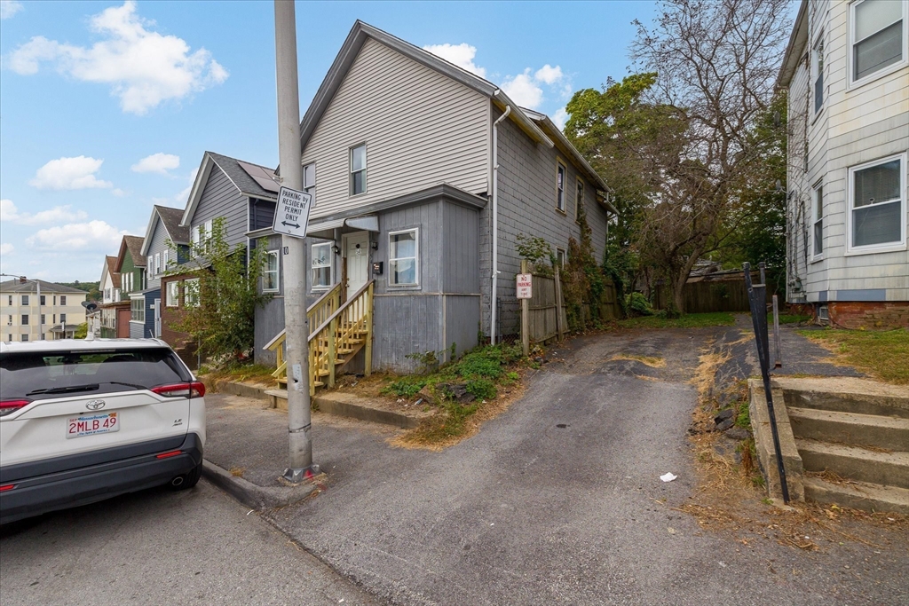 54 Esther Street Worcester, MA 01607 - Photo 4 of 26 Gallery Image 4