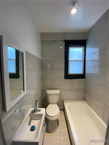 $1,300 | 111 North Ogden Street, Unit E, Buffalo, NY 14206