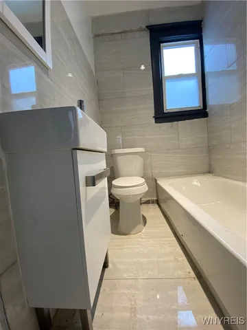 $1,300 | 111 North Ogden Street, Unit E, Buffalo, NY 14206