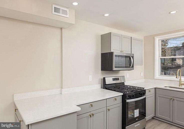 22 North Ellamont Street Baltimore, MD 21229 - Photo 11 of 12