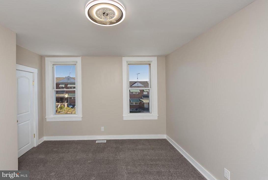 22 North Ellamont Street Baltimore, MD 21229 - Photo 4 of 12