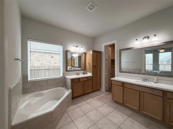 $3,300 | 6610 Lake Oasis Drive, Katy, TX 77493