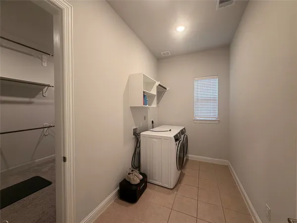 $3,300 | 6610 Lake Oasis Drive, Katy, TX 77493