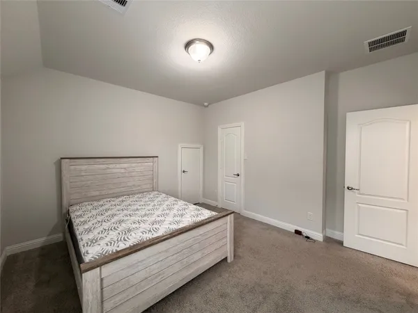 $3,300 | 6610 Lake Oasis Drive, Katy, TX 77493