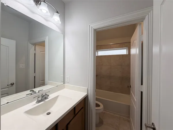 $3,300 | 6610 Lake Oasis Drive, Katy, TX 77493