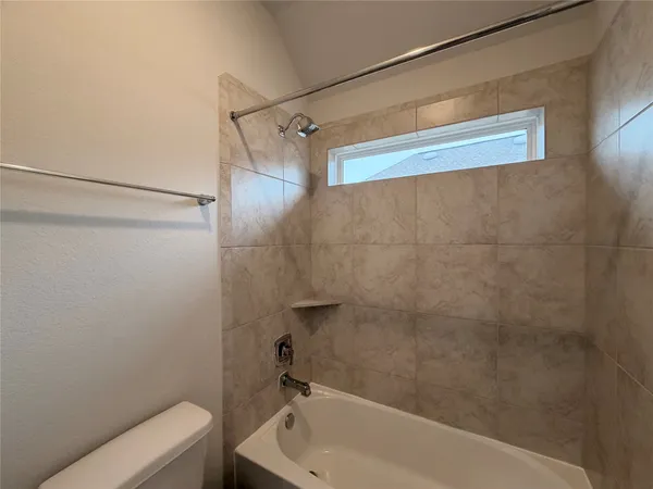$3,300 | 6610 Lake Oasis Drive, Katy, TX 77493