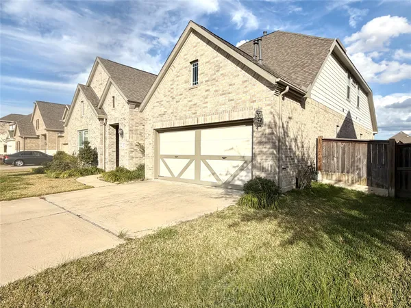 $3,300 | 6610 Lake Oasis Drive, Katy, TX 77493
