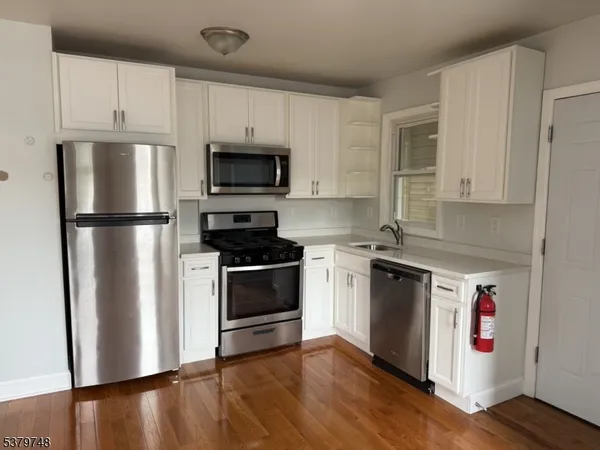 $1,900 | 25 Pine Street, Verona, NJ 07044