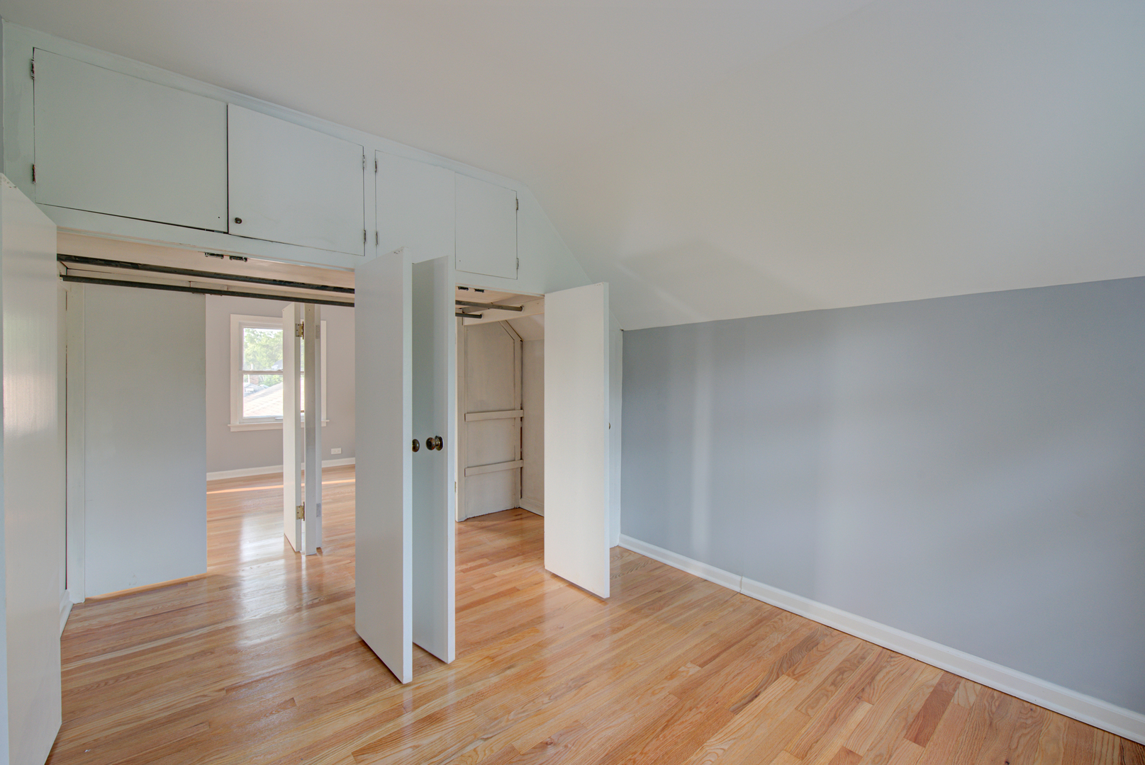 2360 Maple Road Homewood, IL 60430 - Photo 23 of 33 wooden floor in an empty room