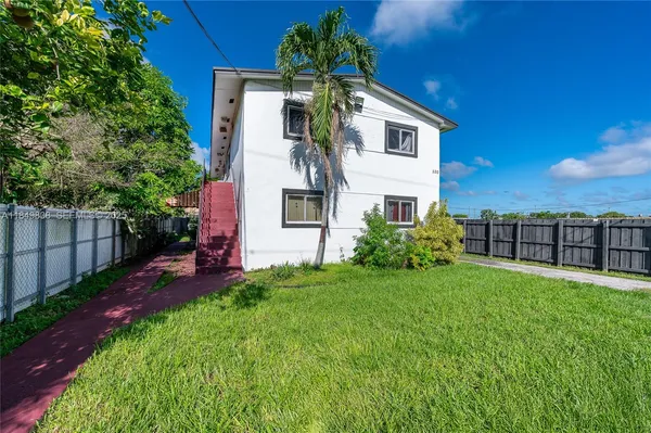 $1,800 | 520 Southwest Krome Terrace, Unit 1, Homestead, FL 33030