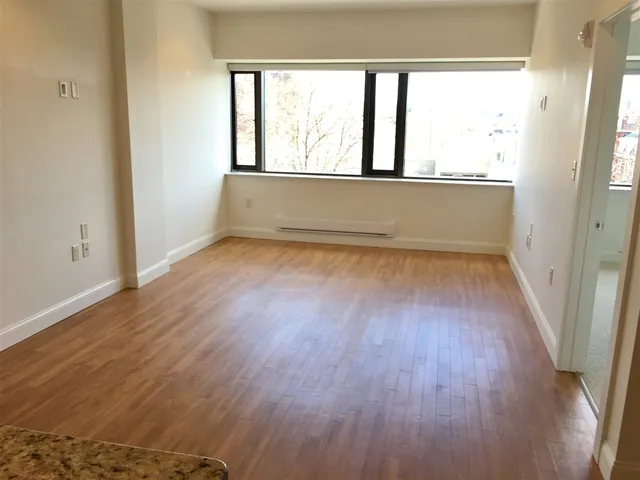 $2,211 | 875 Elm Street, Unit 417, Manchester, NH 03101