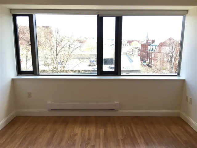 $2,211 | 875 Elm Street, Unit 417, Manchester, NH 03101