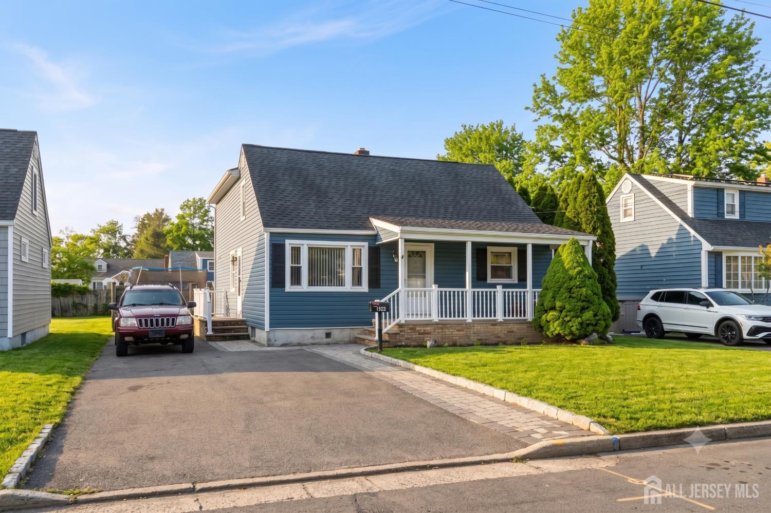 429 1st Street Middlesex, NJ 08846 - Photo 1 of 29
