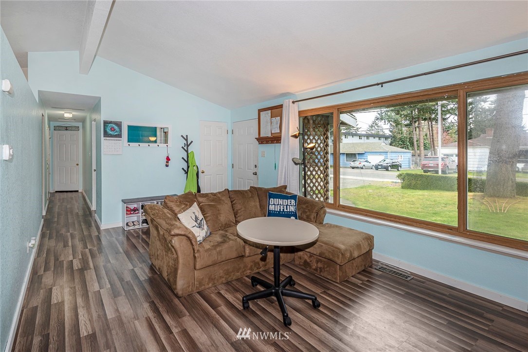 8711 John Dower Road Southwest Lakewood, WA 98499 - Photo 2 of 19 Gallery Image 2