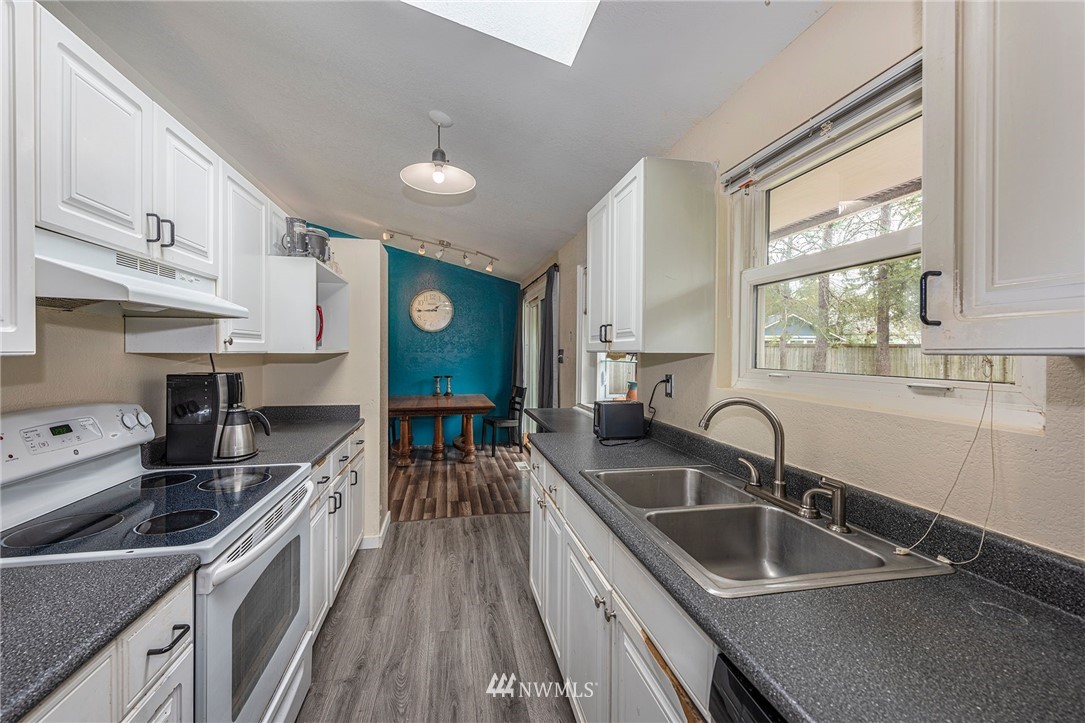 8711 John Dower Road Southwest Lakewood, WA 98499 - Photo 7 of 19 Gallery Image 7