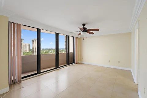 $560,000 | 4200 North Ocean Drive, Unit 11404, Singer Island, FL 33404