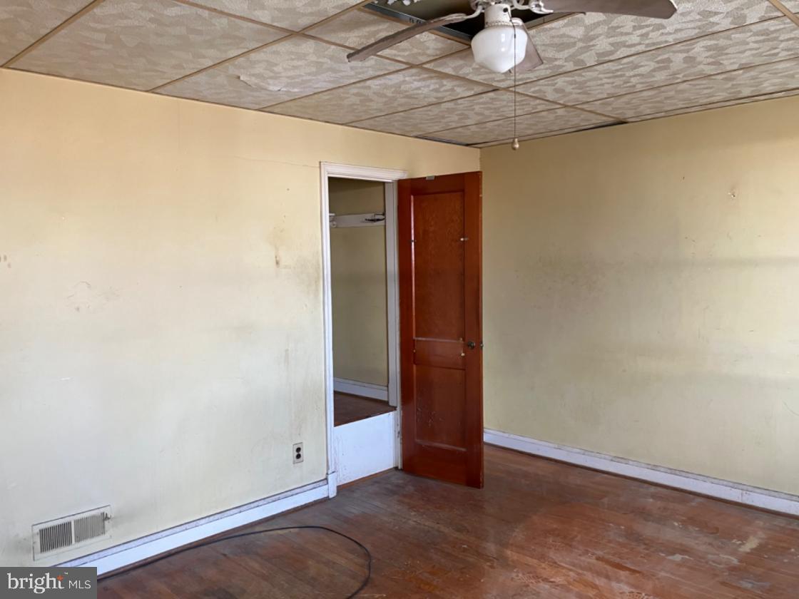3905 Kenyon Avenue Baltimore, MD 21213 - Photo 12 of 20