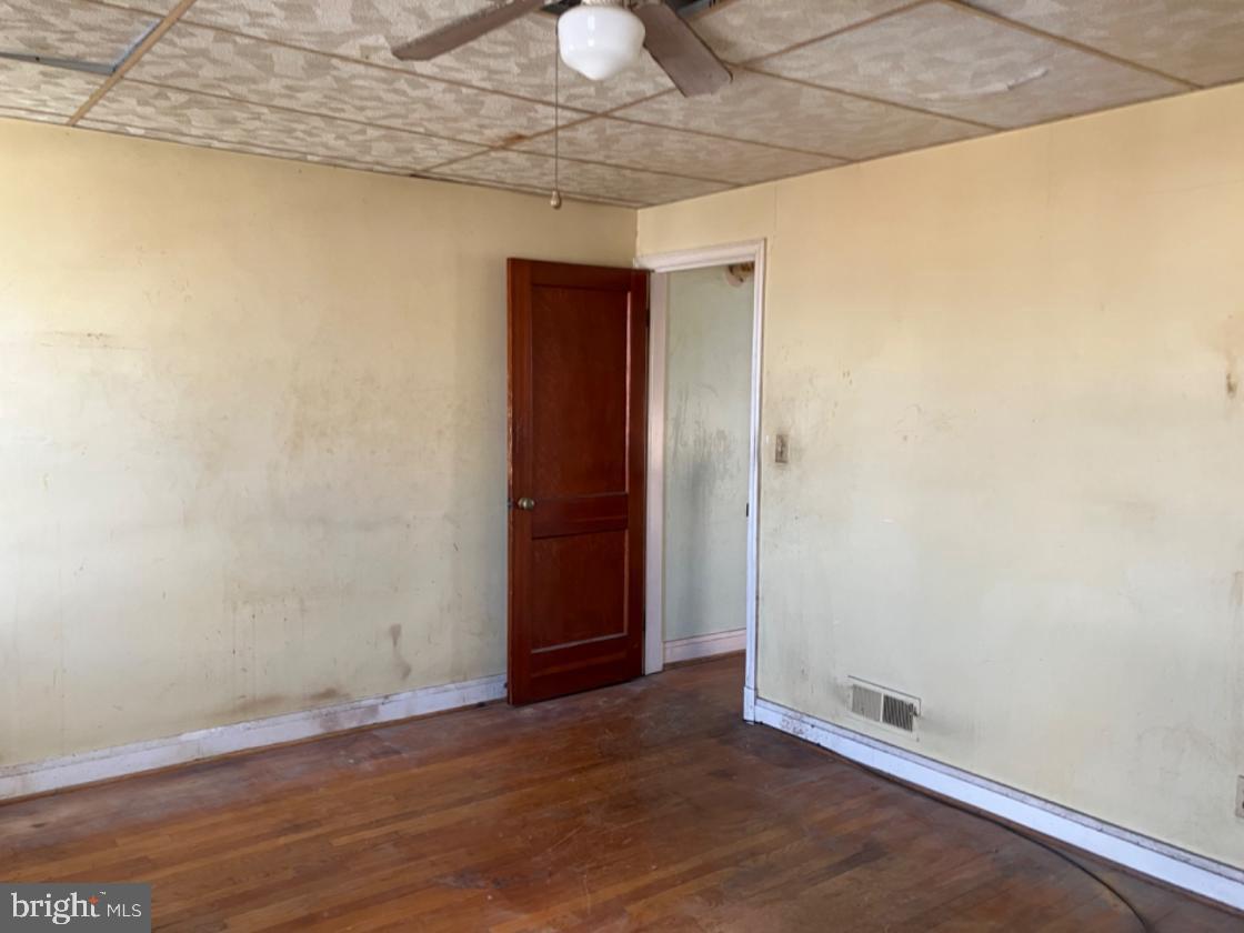 3905 Kenyon Avenue Baltimore, MD 21213 - Photo 13 of 20