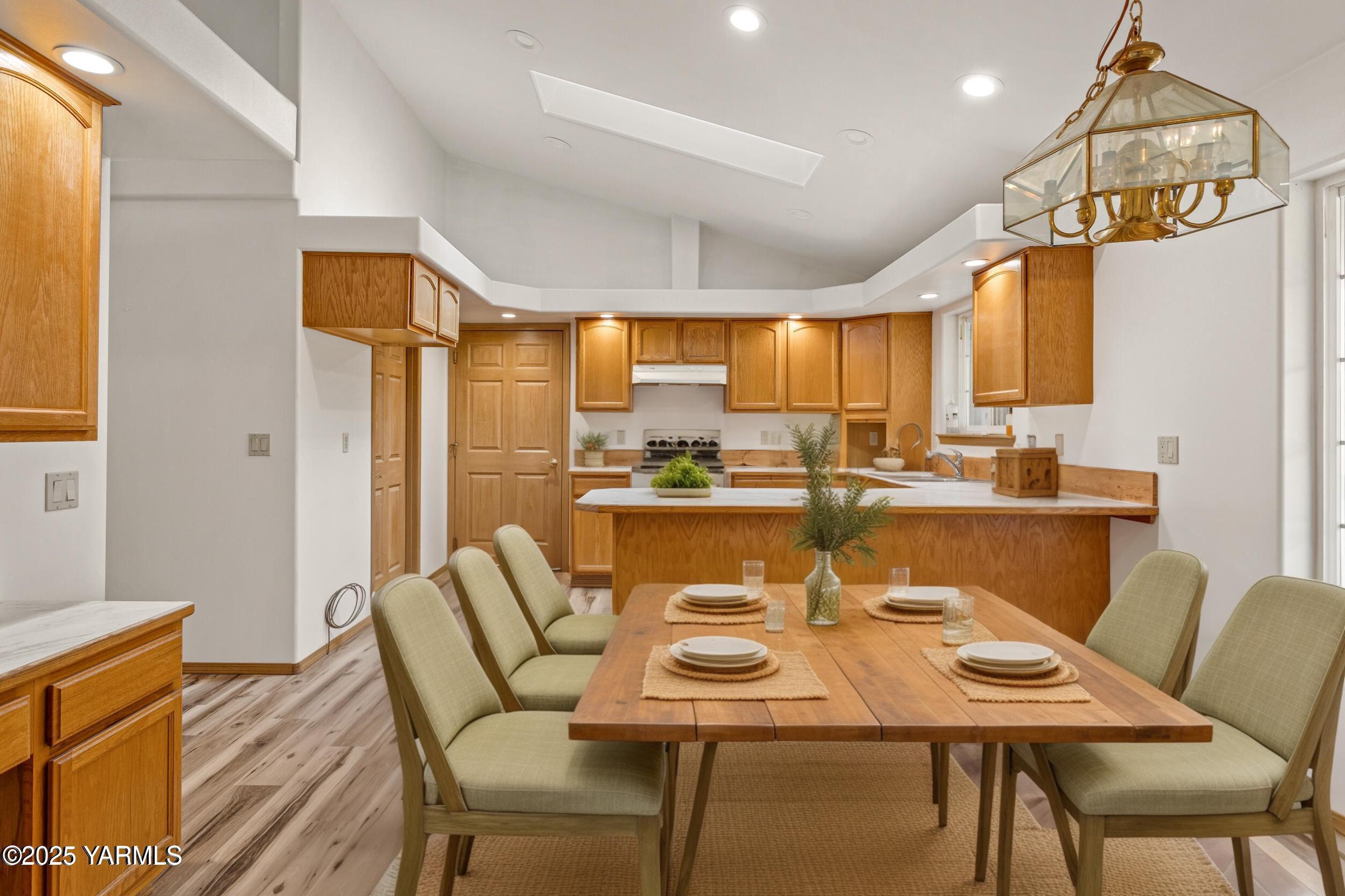 20 Buttercup Lane Selah, WA 98942 - Photo 25 of 41 AI Dining area