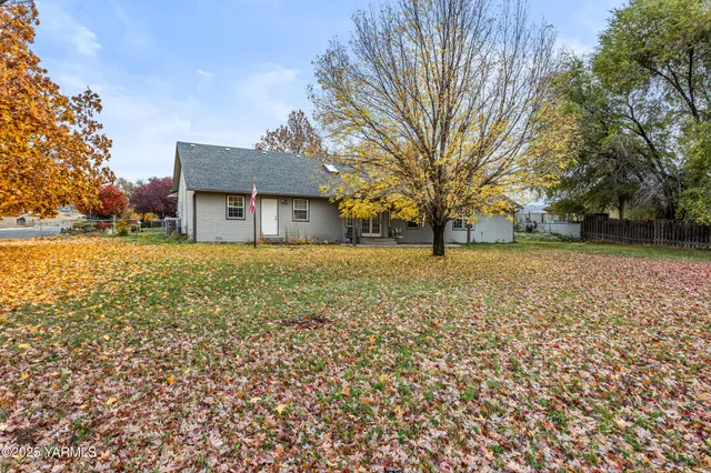 $525,000 | 20 Buttercup Lane, Selah, WA 98942