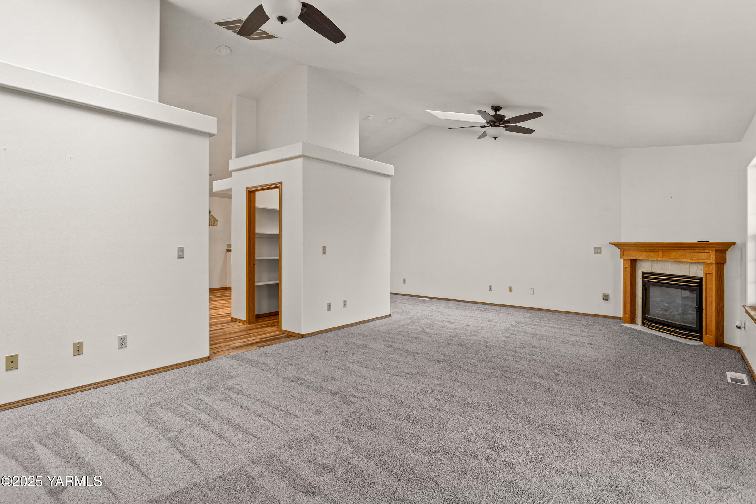 20 Buttercup Lane Selah, WA 98942 - Photo 32 of 41 Living Room