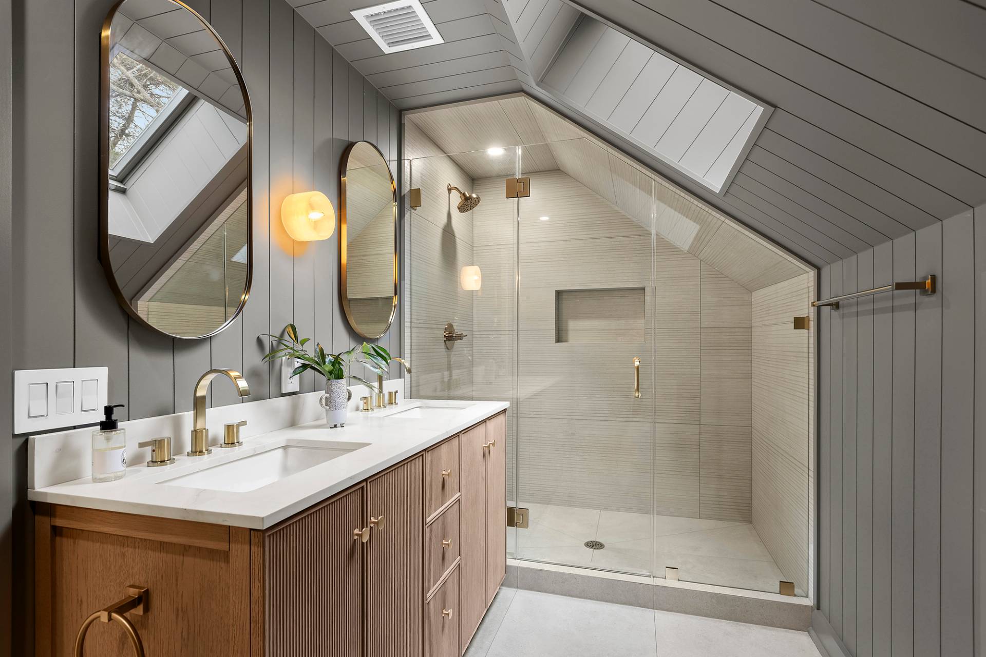 5 Phoebe Scoys Road East Hampton, NY 11937 - Photo 35 of 43 a bathroom with a sink a toilet and shower