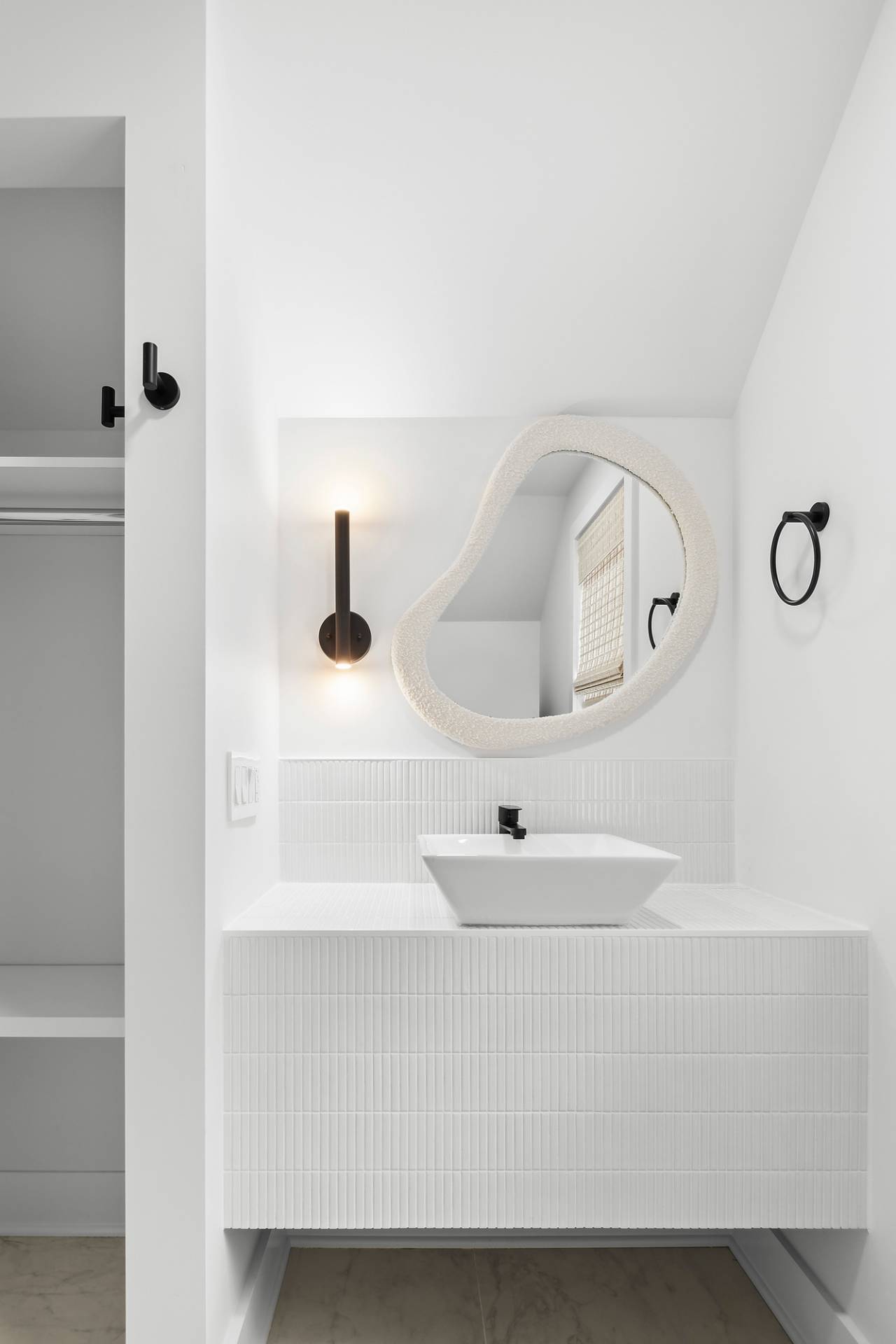 5 Phoebe Scoys Road East Hampton, NY 11937 - Photo 42 of 43 a close view of a sink