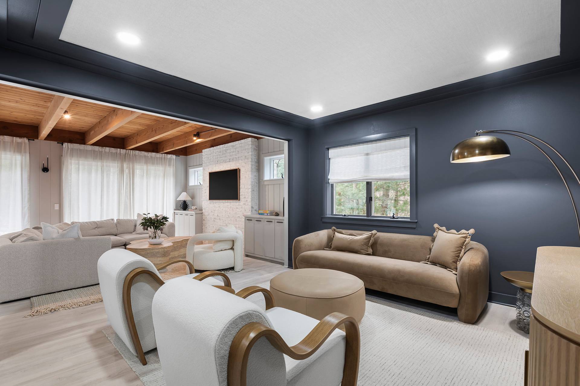 5 Phoebe Scoys Road East Hampton, NY 11937 - Photo 7 of 43 a living room with furniture and a large window
