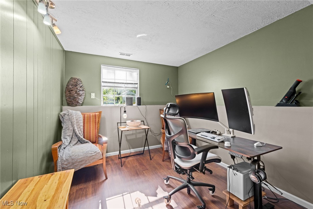 7084 Lake Road East Madison, OH 44057 - Photo 25 of 39 Gallery Image 25