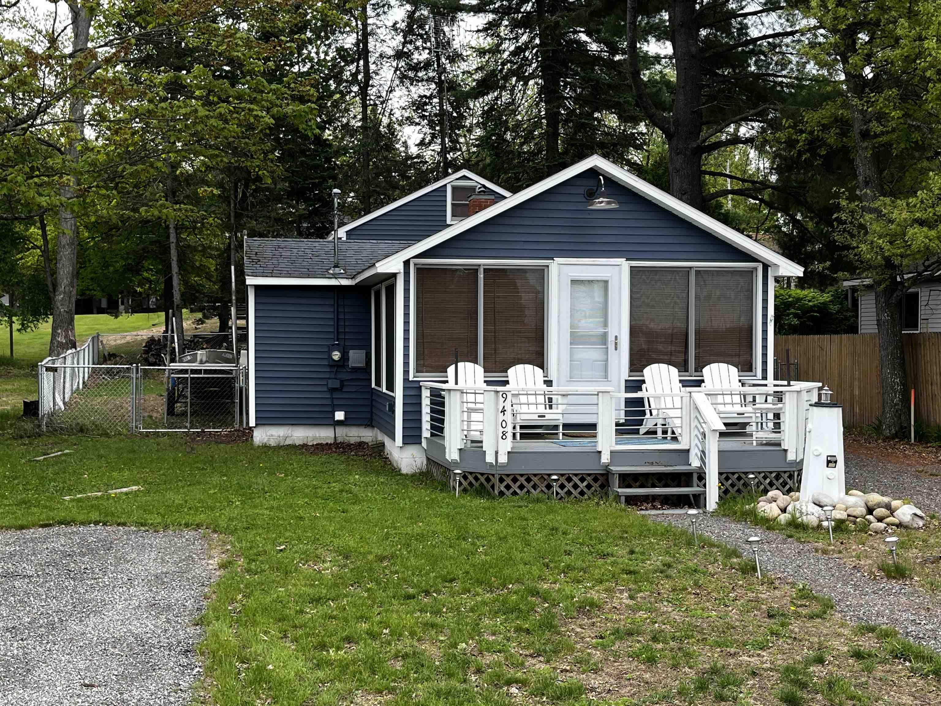 9408 Adams Road St. Helen, MI 48656 - Photo 5 of 39 50176951-333adfcc-1c9a-4a1c-9b59-c09dc6a92138.JPG