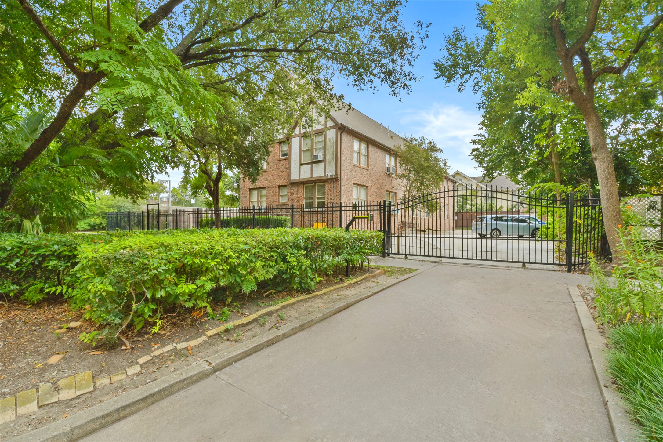 436 Westmoreland Street, Unit 2 Houston, TX 77006 - Photo 20 of 23